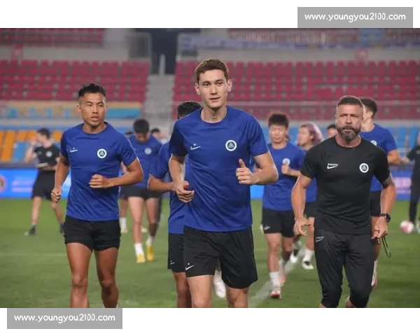 新鹏城主帅：现有阵容足以保级，球队需打造钢铁防线